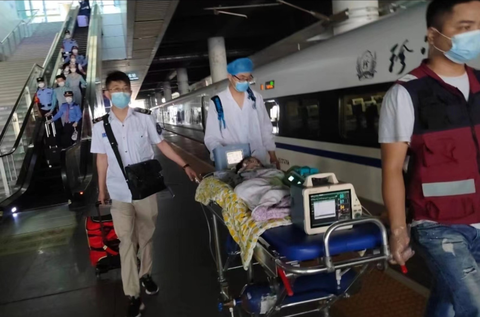 武冈高铁转运公司